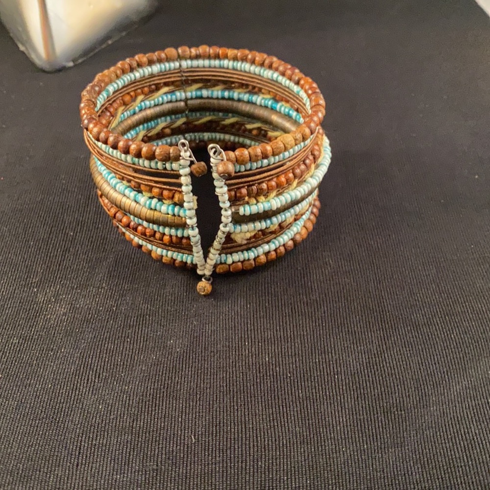 Wood & Bead 17 strand - Picture 4 of 4